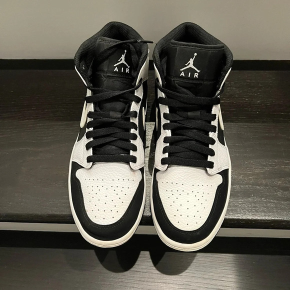AIR JORDAN 1 retro mid ‘Tuxedo’ - Picture 4 of 15
